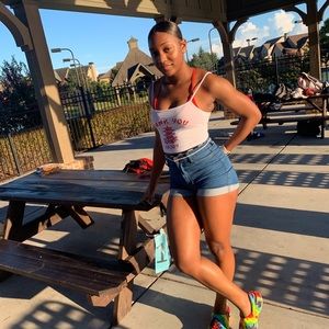 Meet your Posher, Chloe